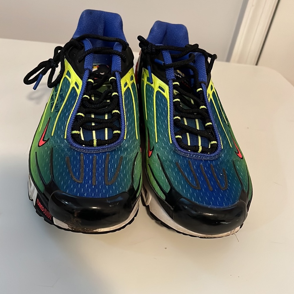 Air Max Plus 'Catching Fire' - Picture 3 of 7